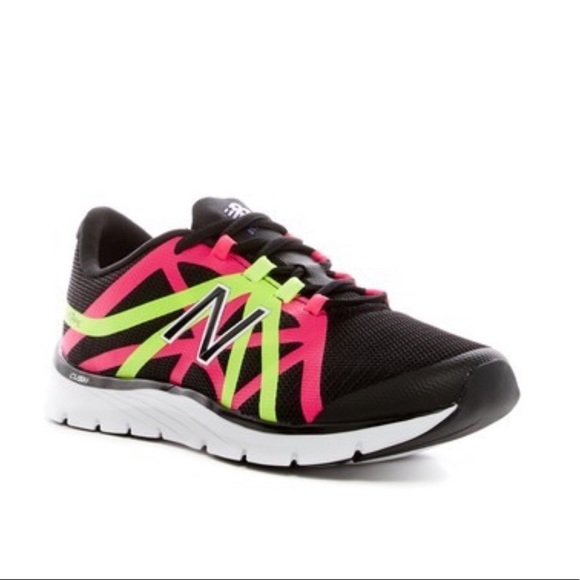 new balance 811v2 trainer